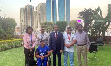 Indian Ambassador of Arab Republic of Egypt greets Indian Para Contingent